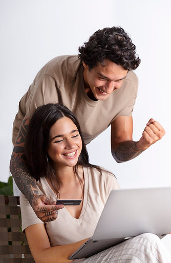 close-na-pessoa-fazendo-compras-online.jpg