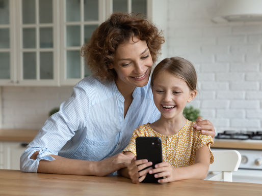 Can a mobile app assist in slowing down myopia progression?