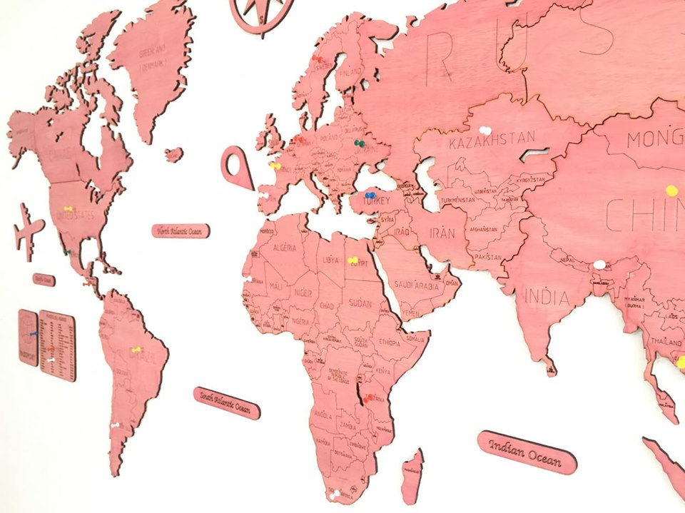 Miniatura: Wooden Travel Map World - Kiss