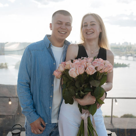 Романтичне побачення на даху в Києві