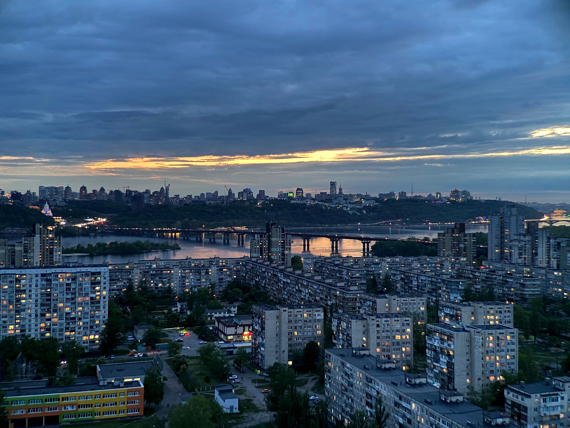  Красивый вид на Днепр и Киев с крыши