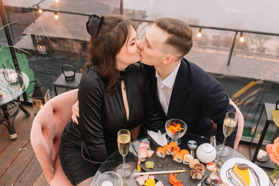 Романтична вечеря на даху в Києві