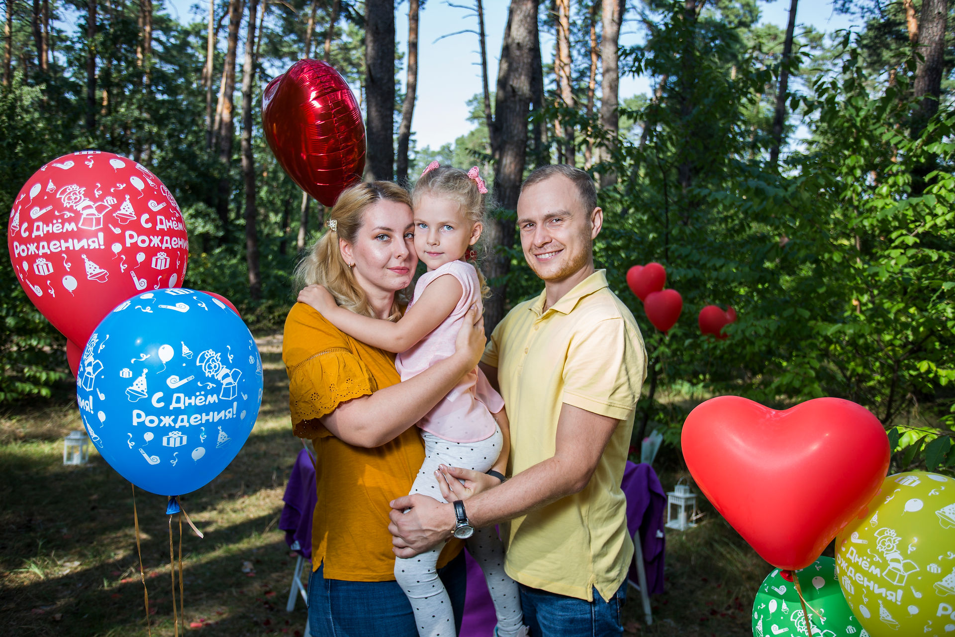 прогулка в лесу на лошадях.Киев. романтик