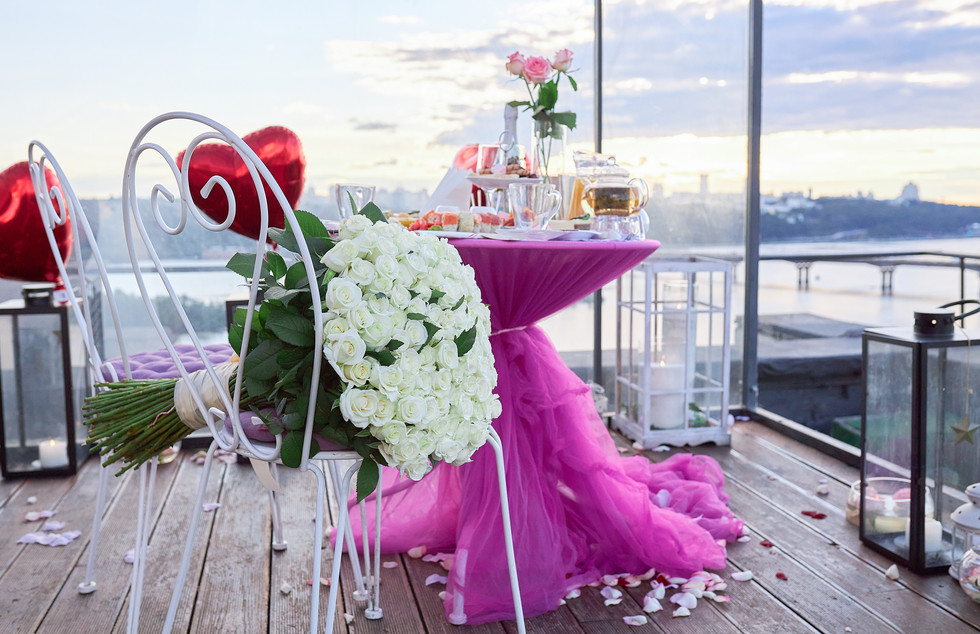 Романтичний  вечір.. Київ.романтик