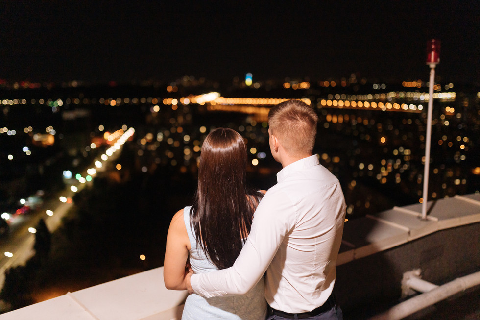 Романтичний  вечір.. Київ.романтик