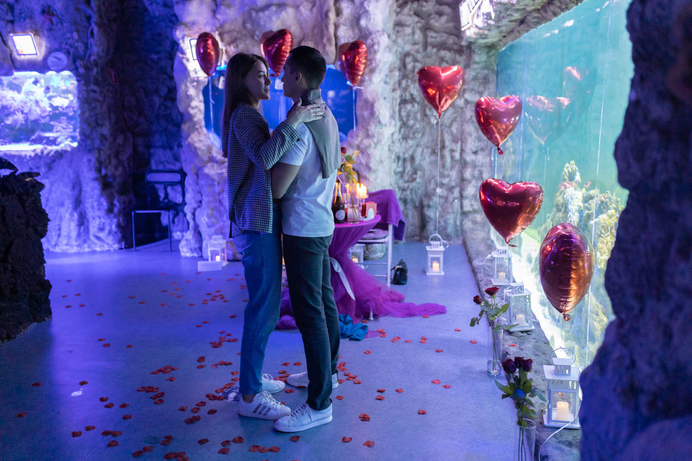 Побачення  в океанаріумі. Київ. романтик