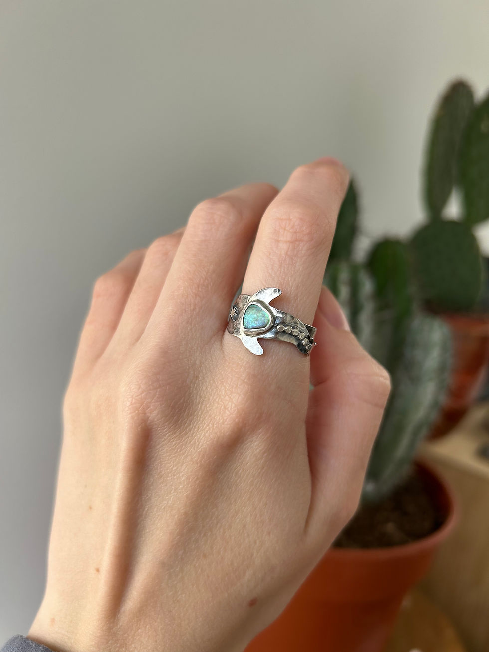 Thumbnail: Whale Shark Abalone Ring