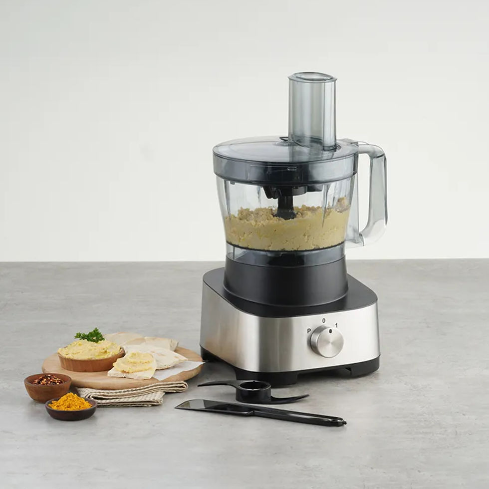 Miniatura: Procesador de alimentos con comida picada, tabla de cortar y especias, Imvel Estufas