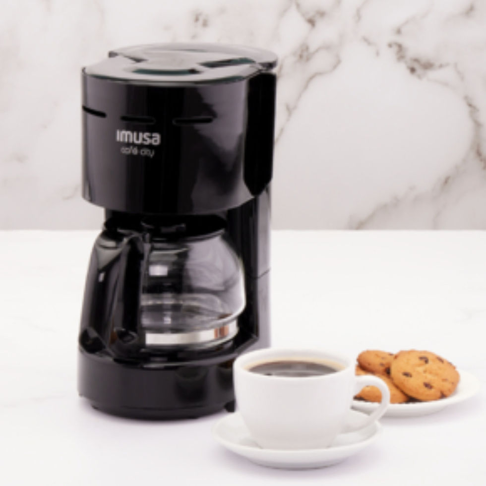 Miniatura: Cafetera negra Musa, taza de café con galletas, sobre la mesa blanca. Imvel Estufas