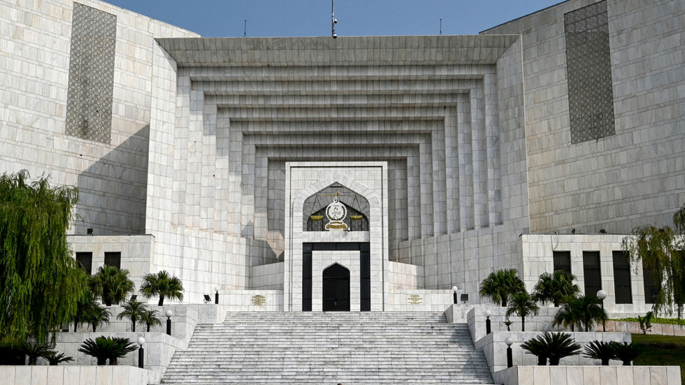 Pakistan: Authorities must end ongoing injustice of civilian trials by military courts