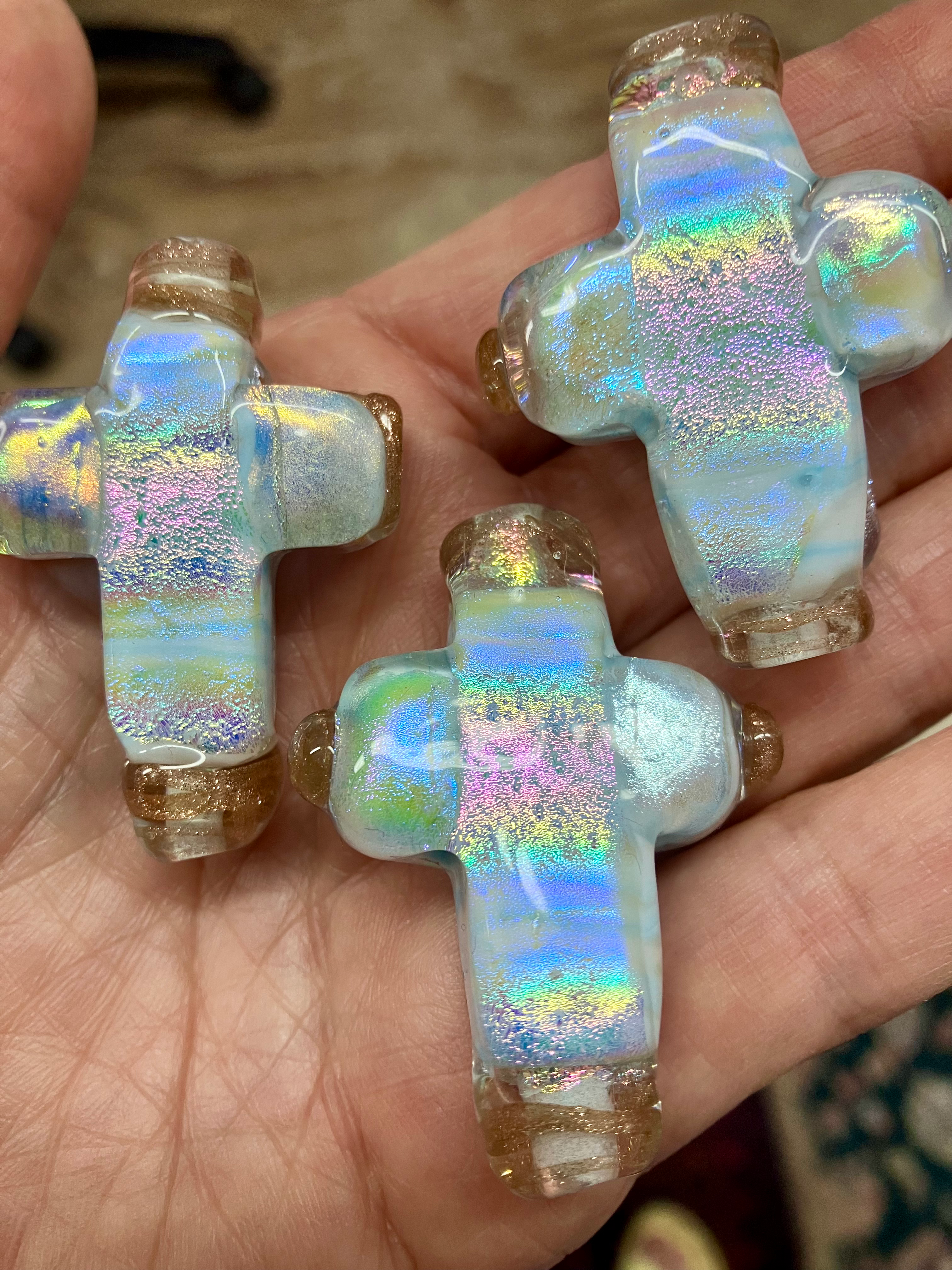 Glass dichroic cross 