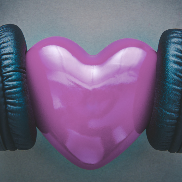 Headphones and microphone representing the media expertise and advertising services offered by BM Group
