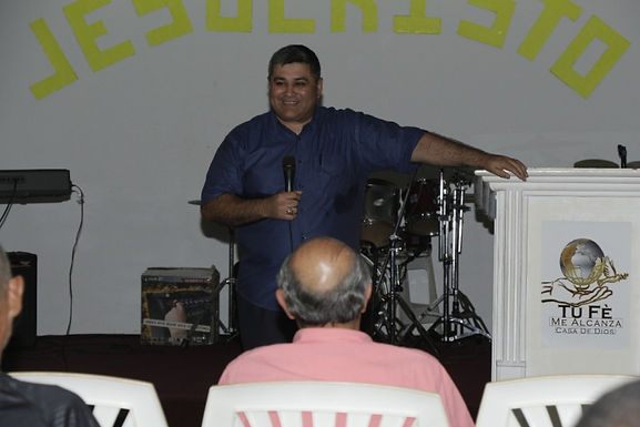 Pastor é preso na Venezuela porque distribuía remédios e comida