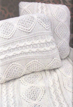 Одеяло и подушки в норвежском стиле