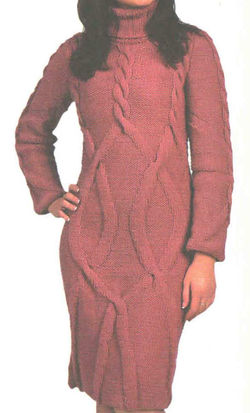 Платье с косами вязаное спицами