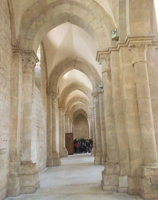 interno chiesa fossanova
