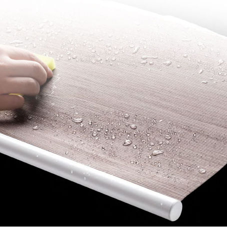 La Guida Definitiva su Come Pulire le Tende a Rullo 