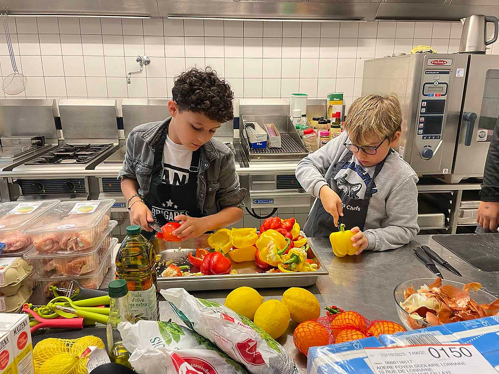 enfants-decoupe-poivrons