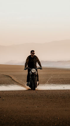 Shooting photo pour la marque de vêtements moto KYTONE à labenne dans les landes