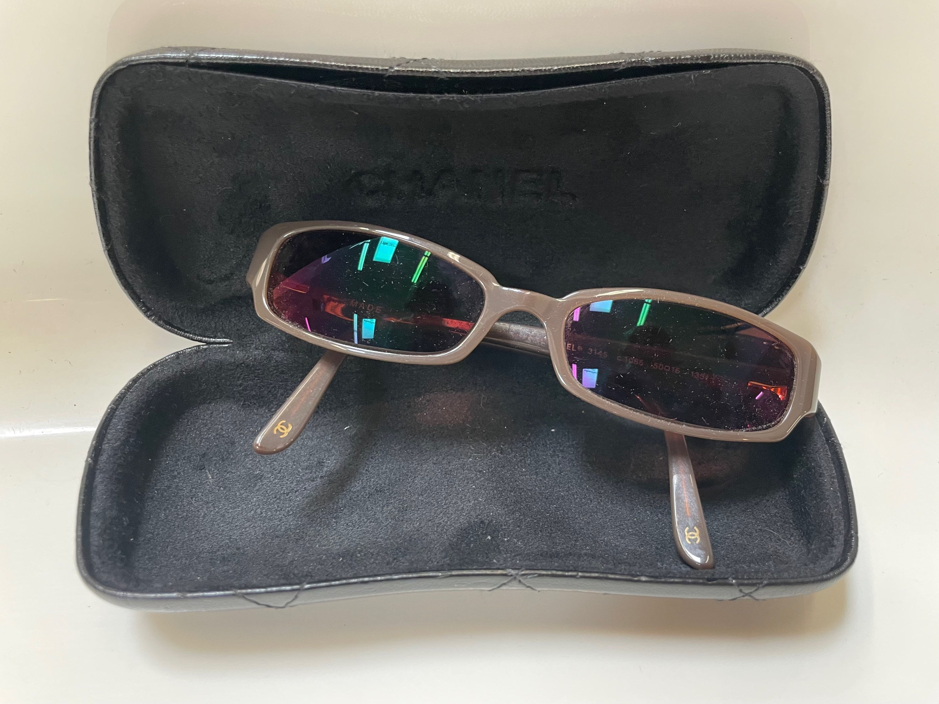 Lunette de vue Chanel et sa boîte 