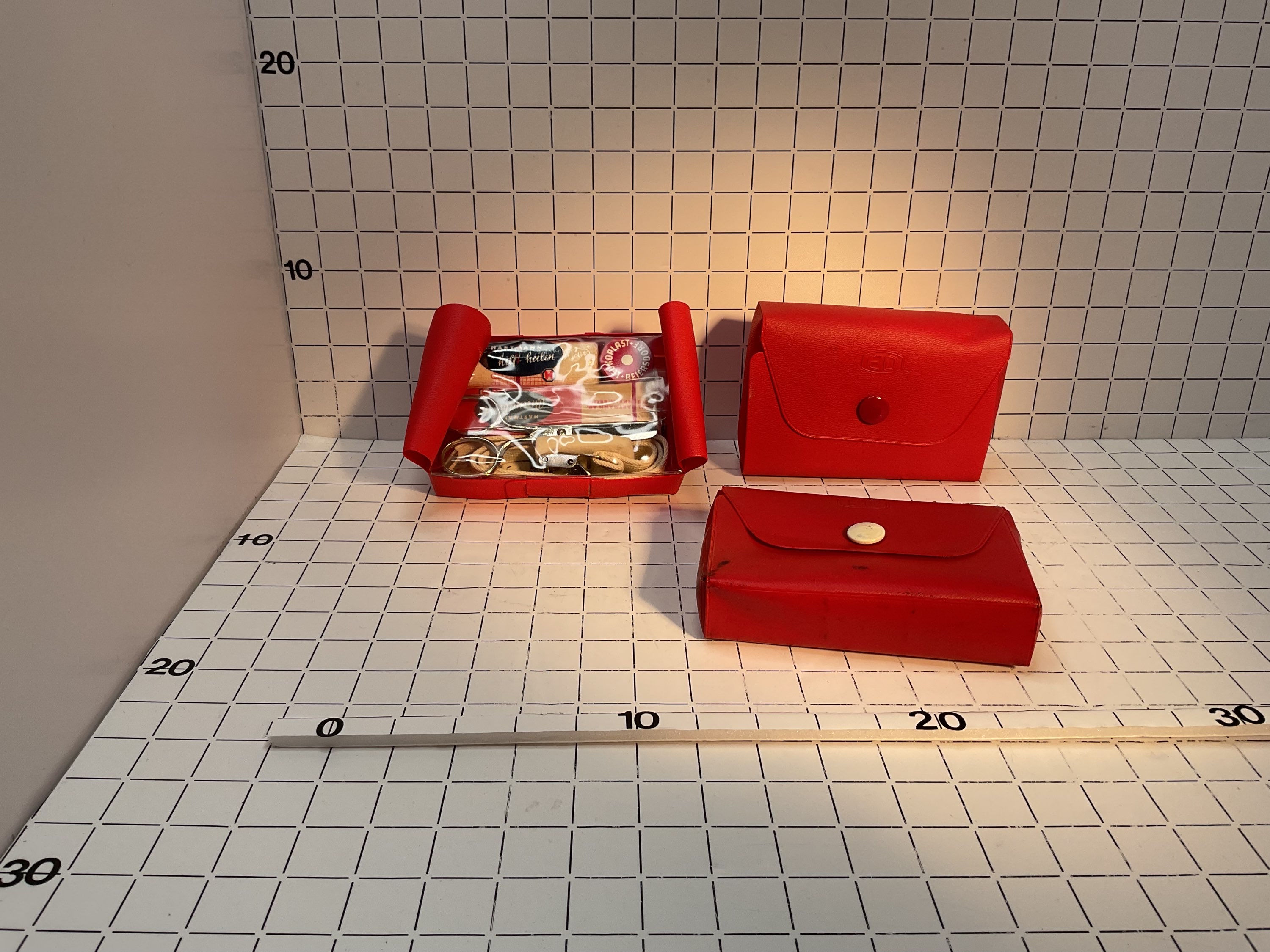 Kits de premiers secours vintages numéro 1 complet (3 exemplaires)