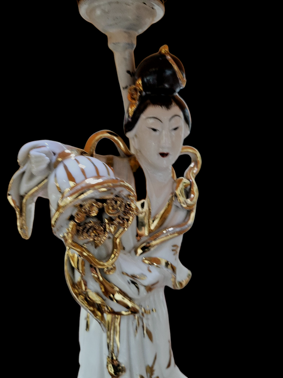 Thumbnail: Lampe en céramique personnage asiatique 