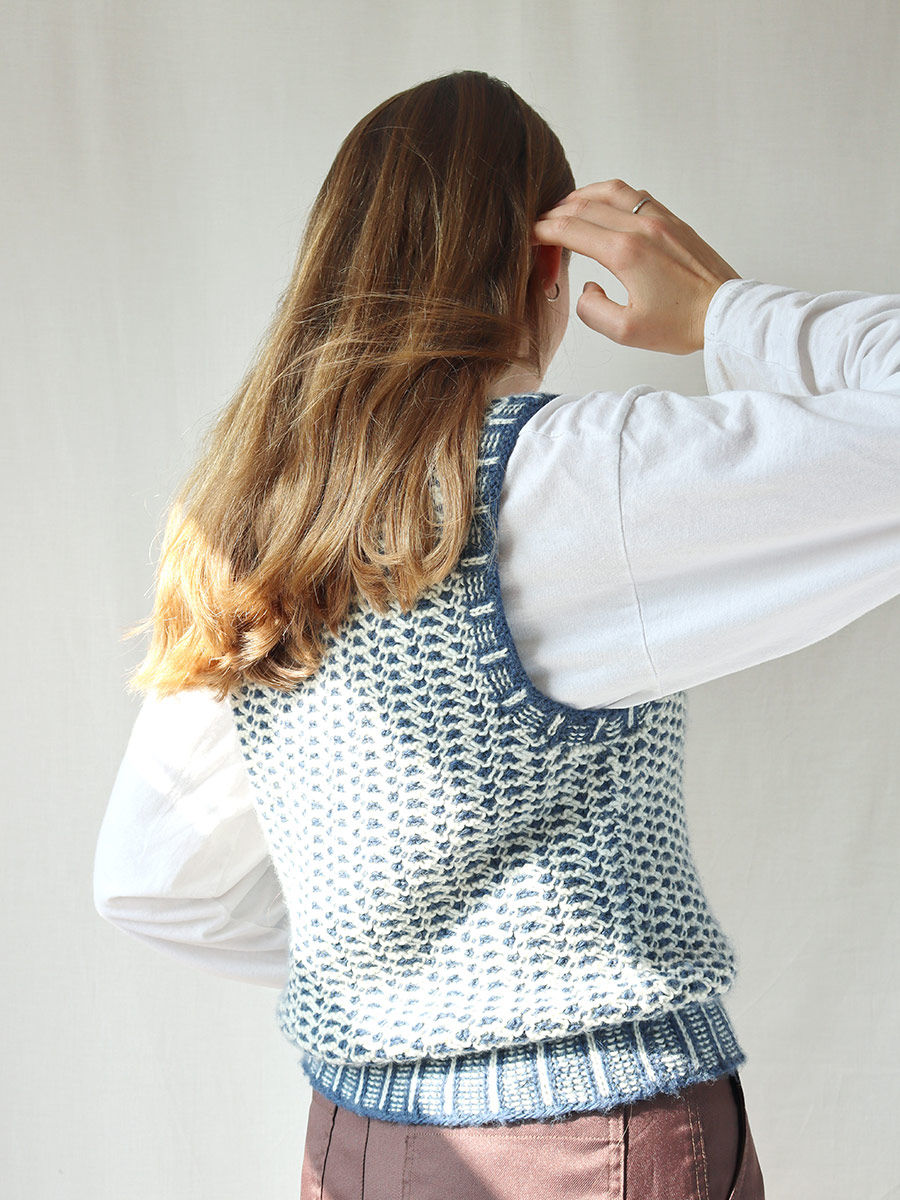 Thumbnail: Wave Vest - Knitting Pattern