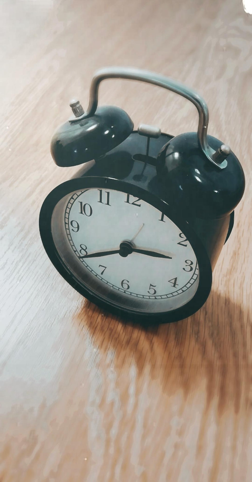 Miniatura: Černý retro budík
