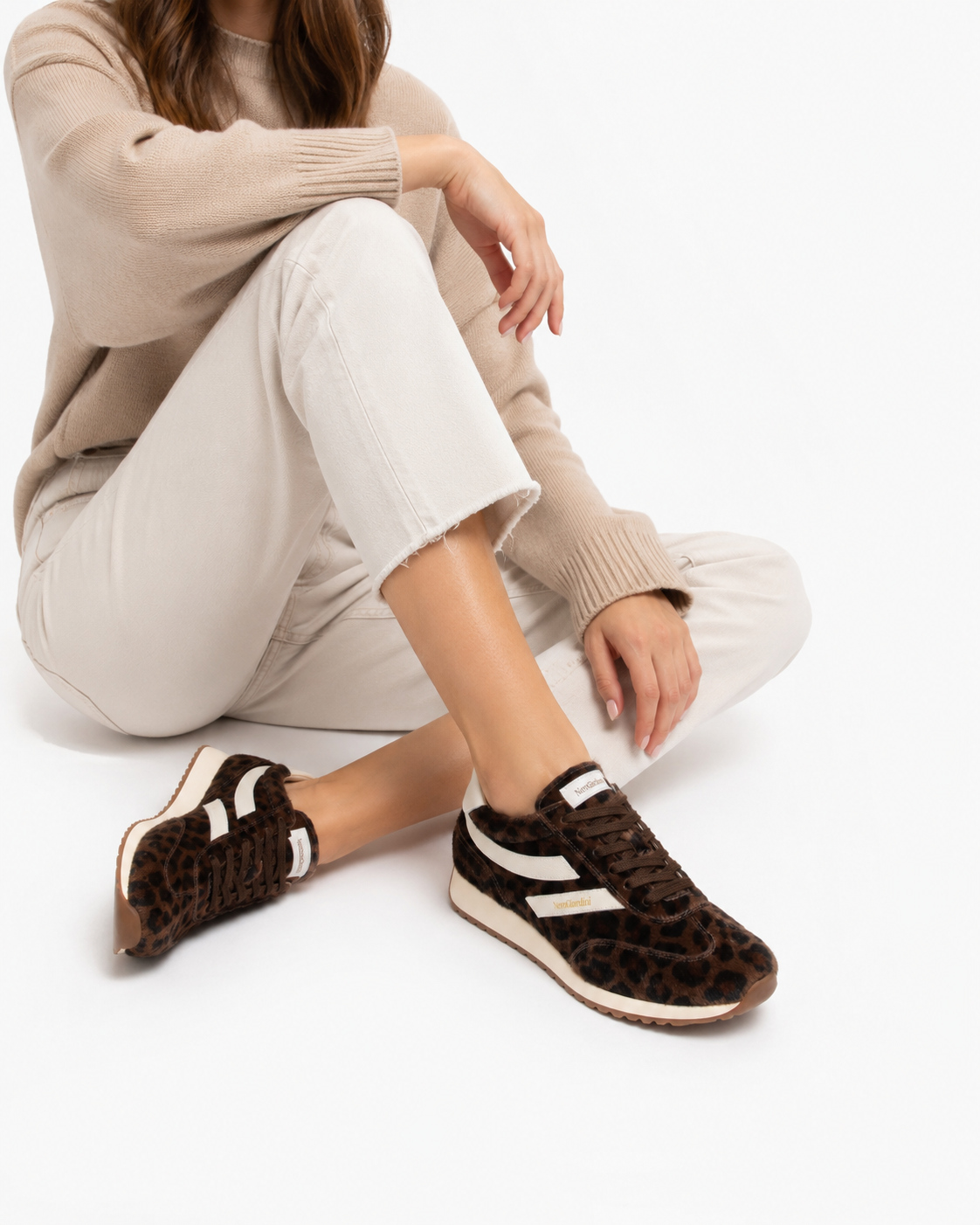 Sneakers "NERO GIARDINI " linea Donna in pelle color caffè