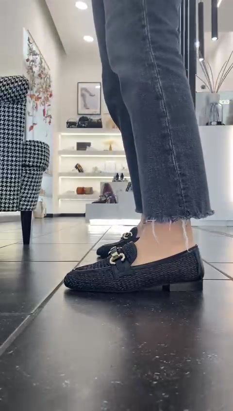 Miniatura: MOCASSINO DA DONNA "TECLA" IN RAFIA CON MORSETTO ORO