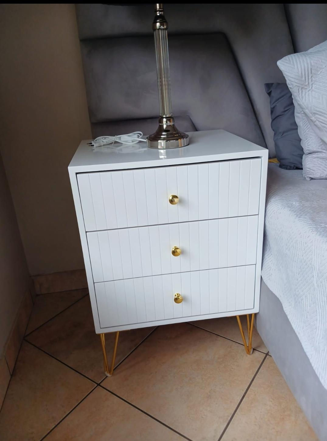 Pedestal set