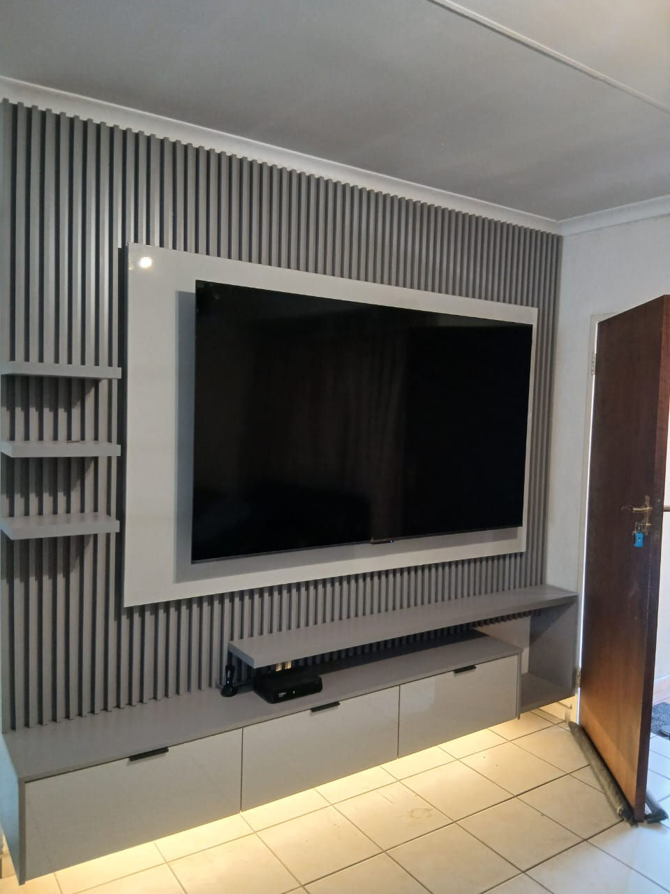 floating tv stand