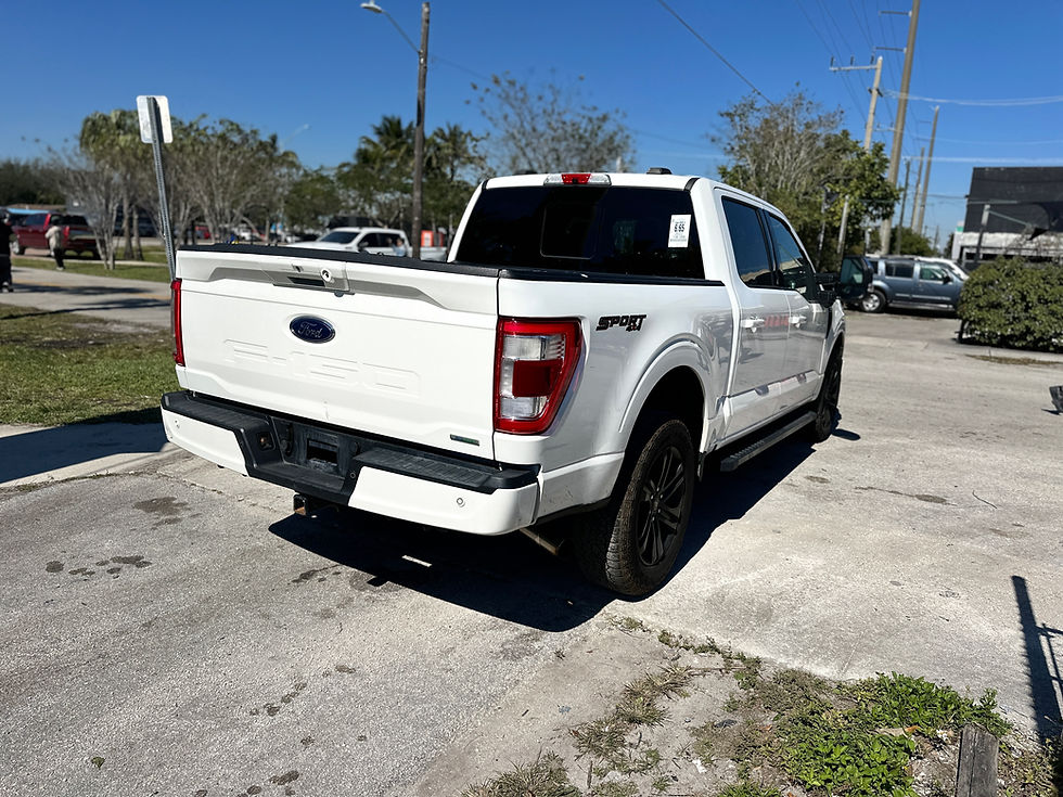 Miniatura: 2022 FORD F150 LARIAT WHITE 4D  5 1/2 FT