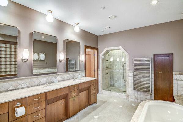 The Grand Pokegama Estate Guess Bathroom 1.jpg