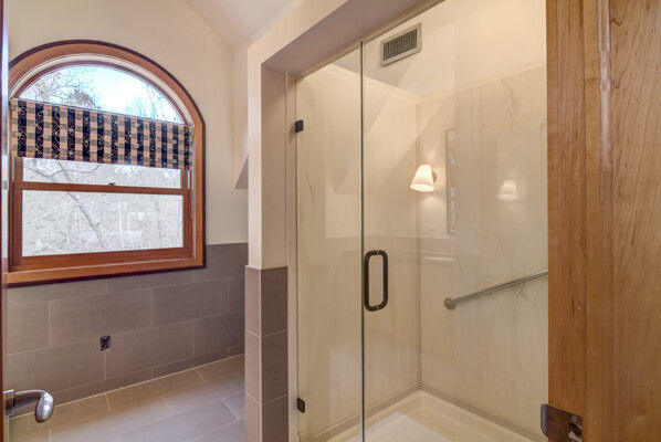 The Grand Pokegama Estate Guess Bathroom 6.jpg