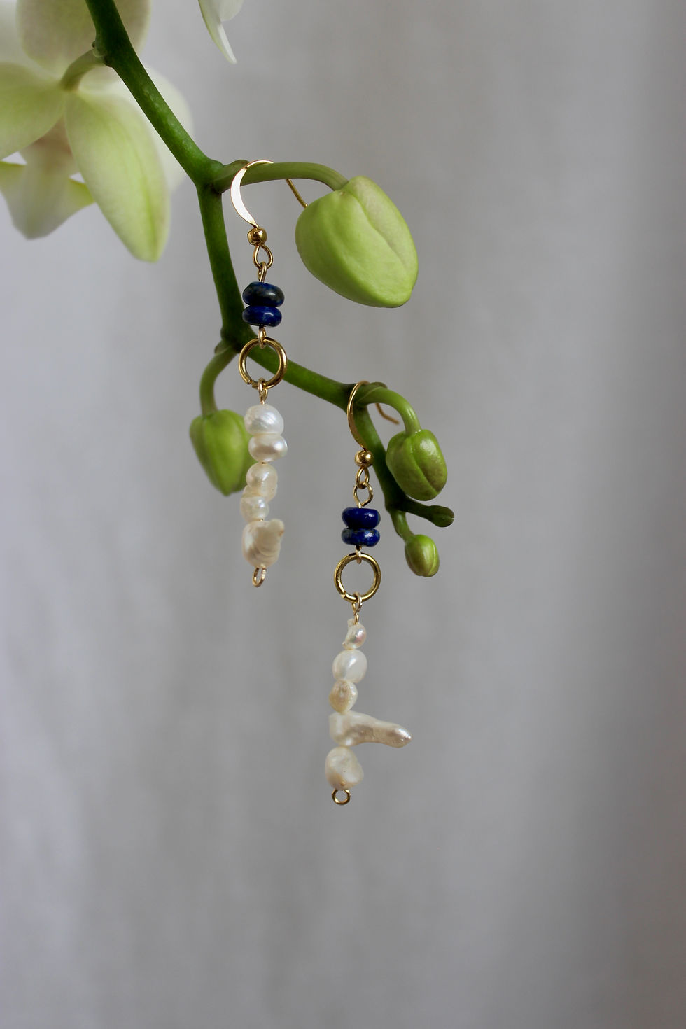 Thumbnail: Teardrop Baroque Lapis Chain Earrings