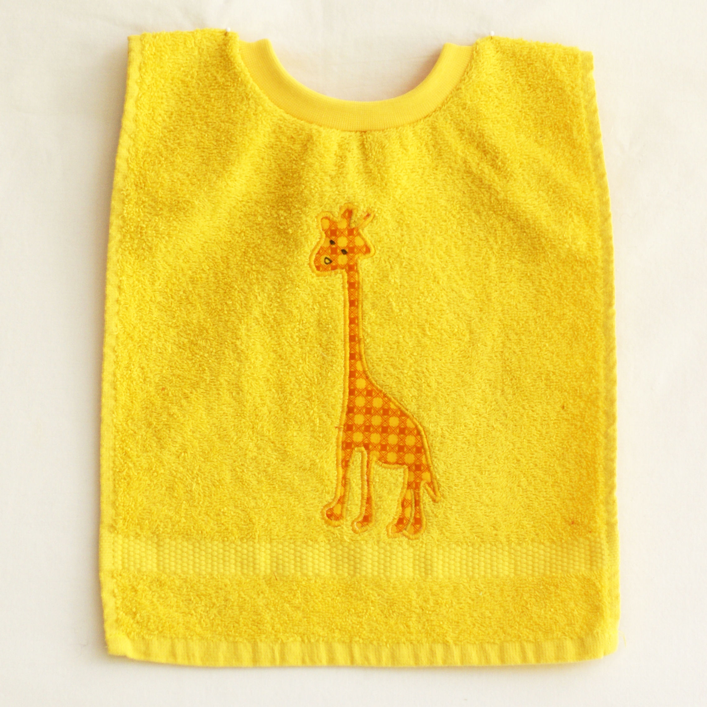 Latz hellgelb mit Giraffe