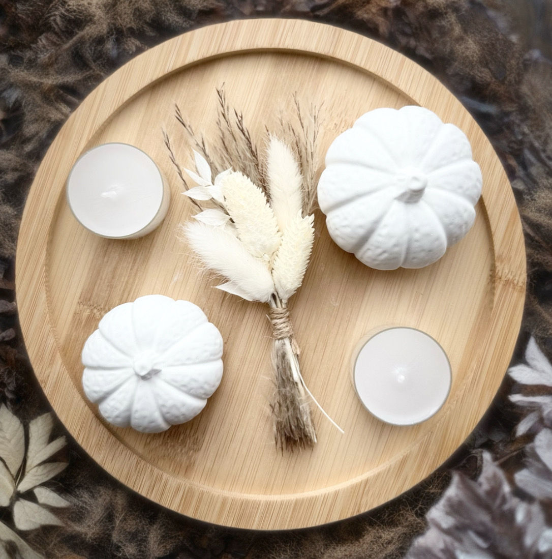 Herbstschale minimalistisch in Weisstönen