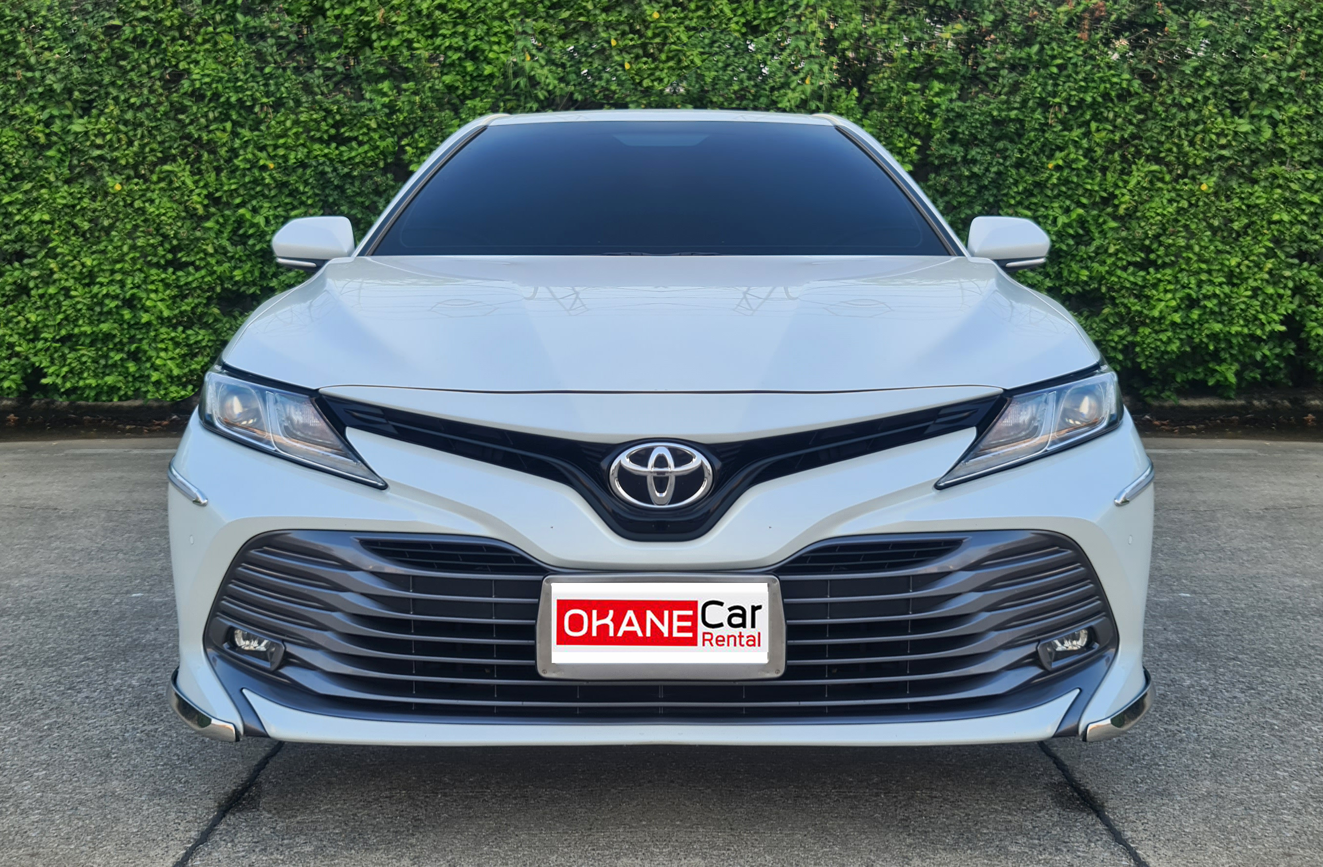 Toyota Camry 2.0G สีขาวมุก