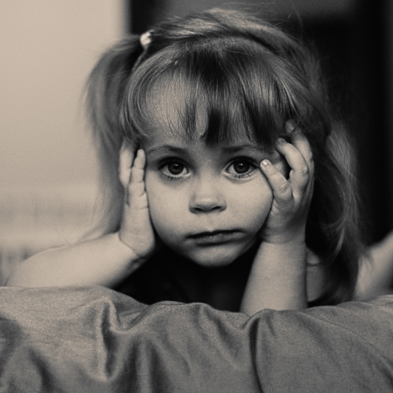 Мем про взрослую жизнь и про детство. Был мишка который говорил люблю. Детство картинки. Даже в детстве был подавлен. В детстве было проще.