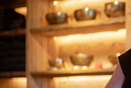 Lomi Lomi massage in a chalet in Haute-Savoie with Tibetan singing bowls