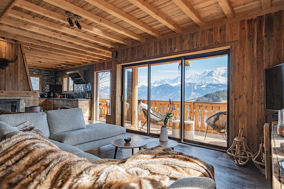 Salon panoramique du Chalet & Spa Les Cerises avec vue sur le Mont Blanc