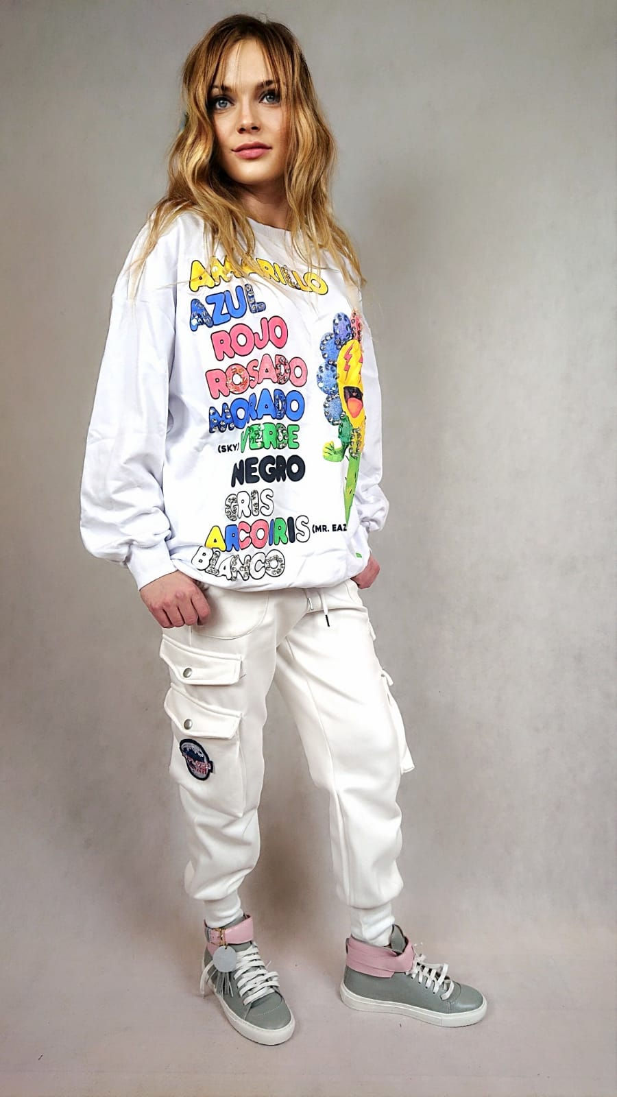 Миниатюра: Młodzieżowa bluza z kwiatkiem