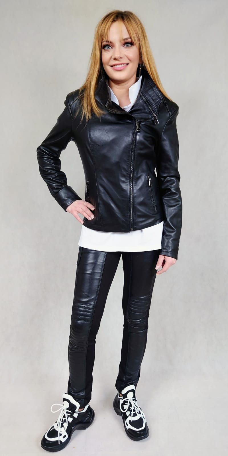 Miniaturbild: Skórzana kurtka z kapturem lub stujką