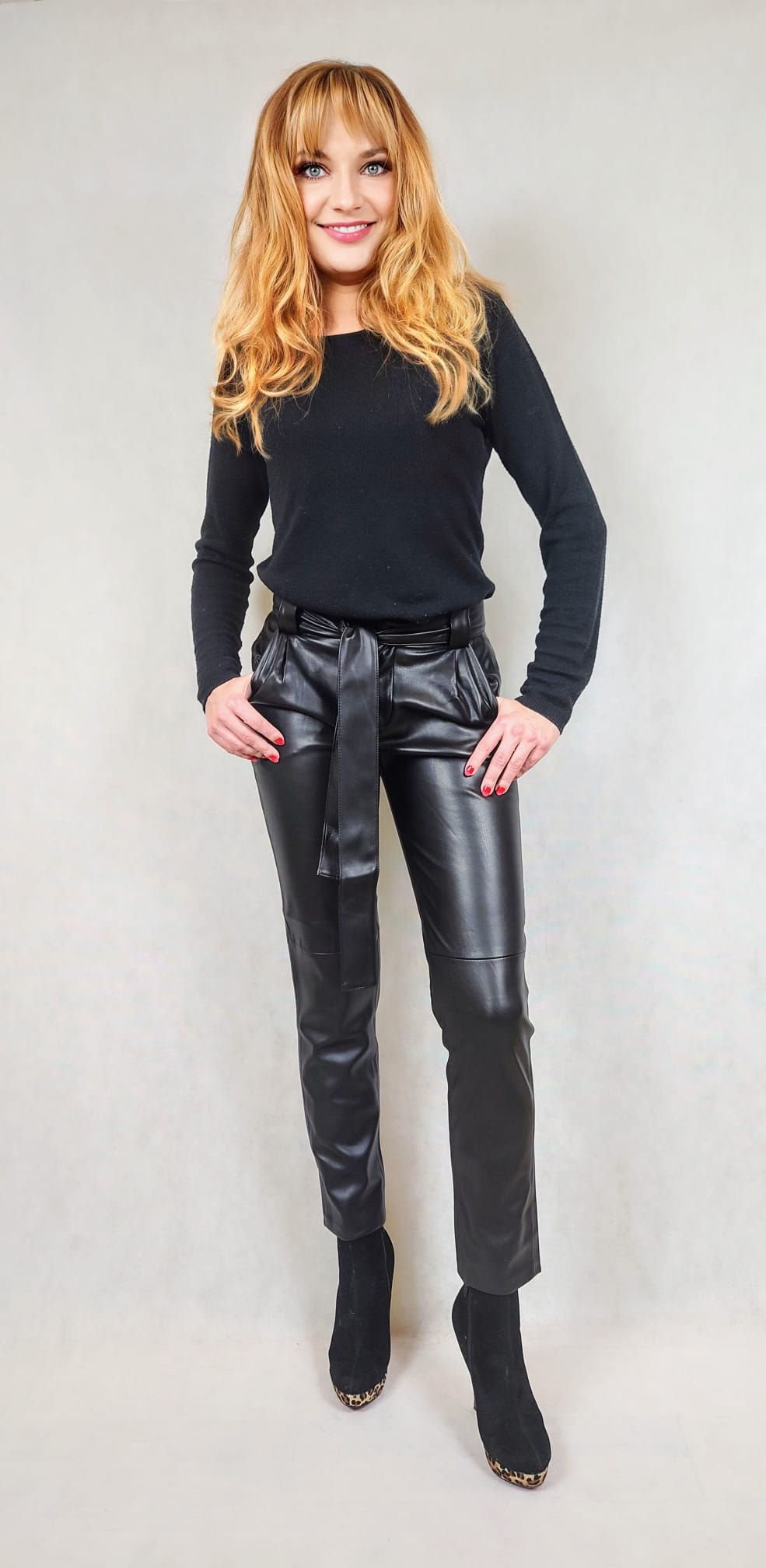 Spodnie ze skóry ekologicznej z paskiem