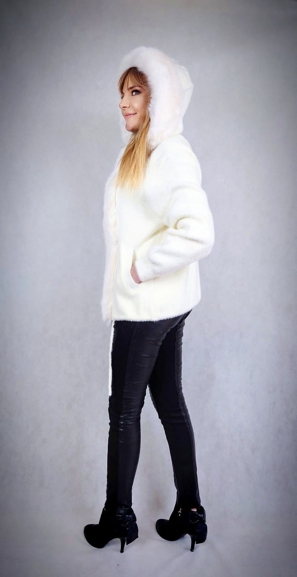 Миниатюра: Alpaki z futerkiem ekologicznym