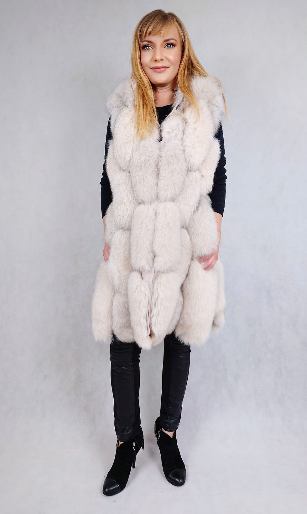 Miniatura: Kamizelki długie z lisa na skórze proste i rozkloszowane