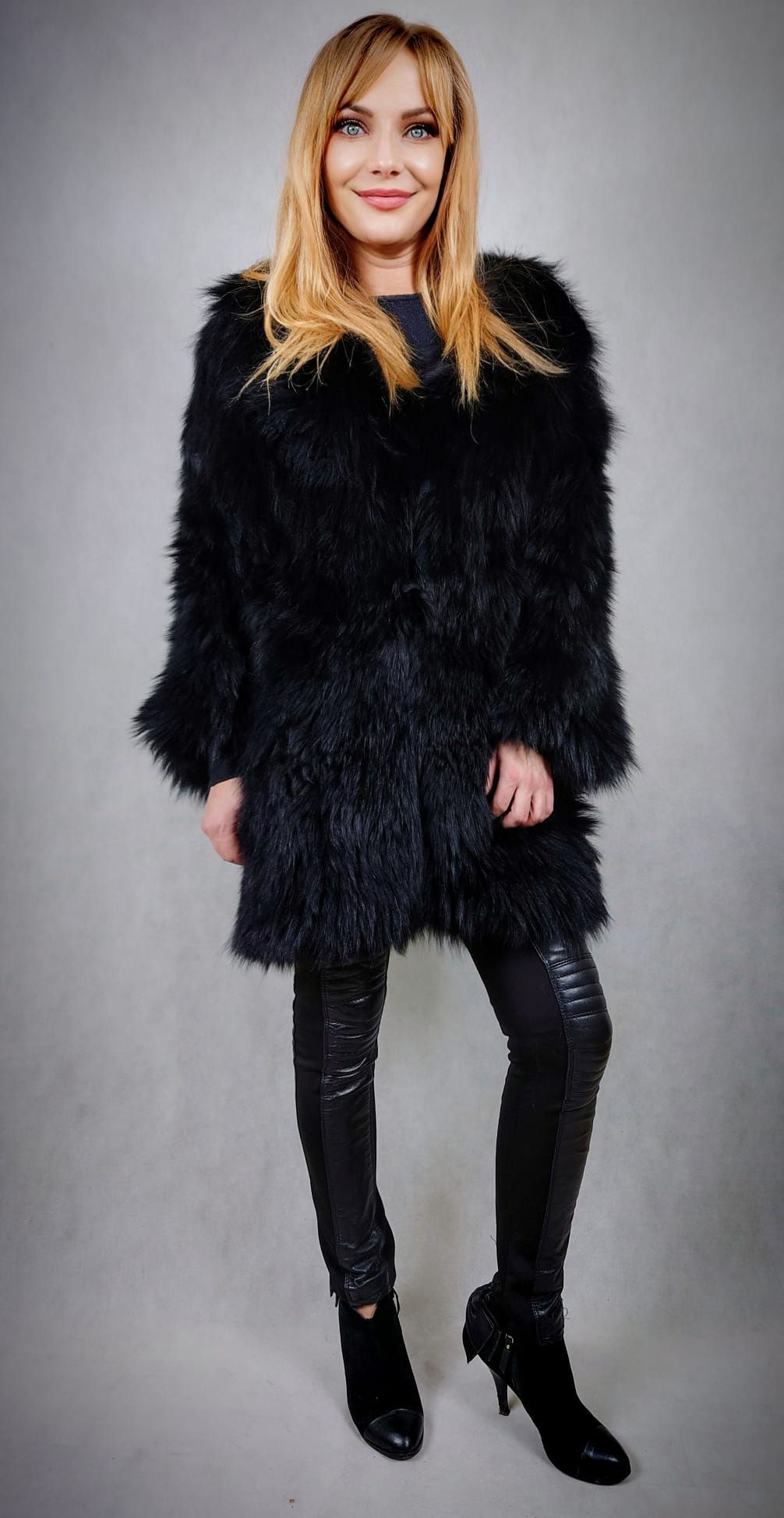 Futerka z lisa - na siatce.