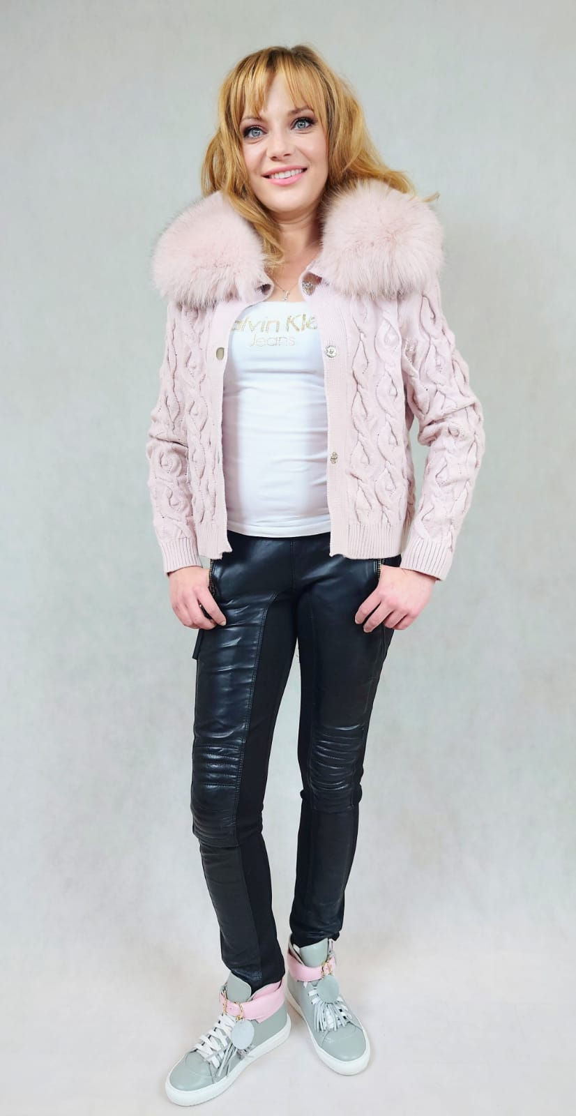 Miniatura: Swetry obszyte naturalnym futrem z lisa, krótkie