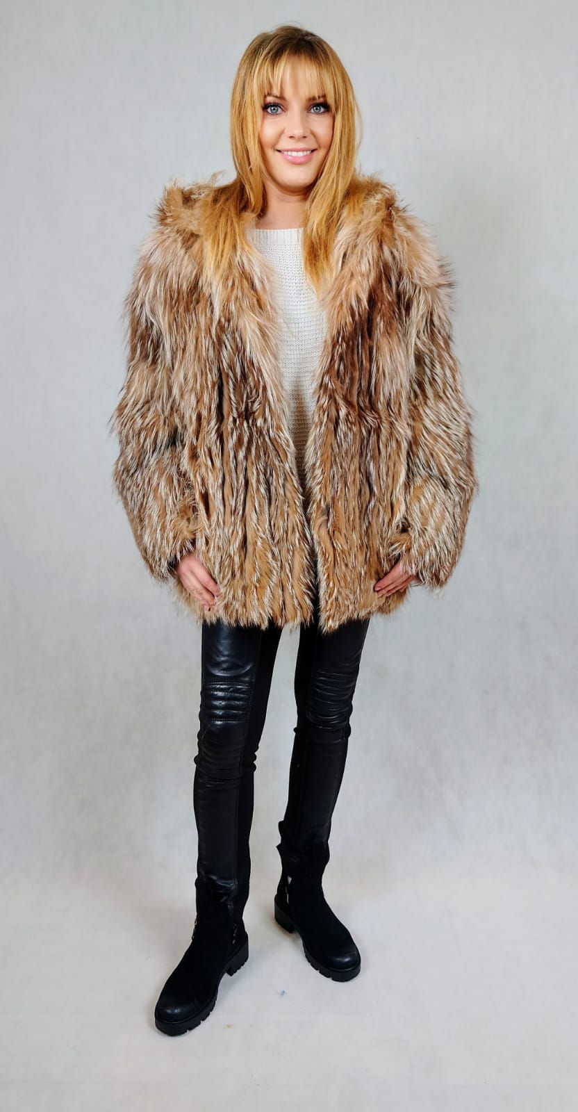 Miniatura: Futerka z lisa z kapturem